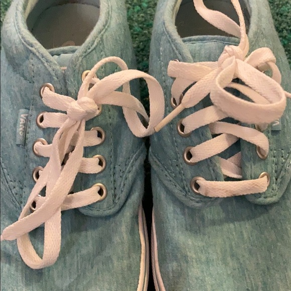 Vans - Picture 3 of 5